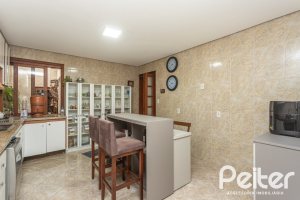 Apartamento à venda com 267m², 3 dormitórios, 1 suíte, 4 vagas, no bairro Sétimo Céu em Porto Alegre