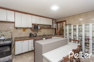 Apartamento à venda com 267m², 3 dormitórios, 1 suíte, 4 vagas, no bairro Sétimo Céu em Porto Alegre