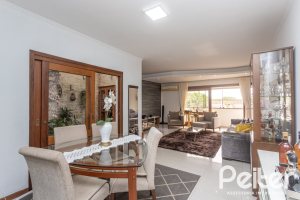 Apartamento à venda com 267m², 3 dormitórios, 1 suíte, 4 vagas, no bairro Sétimo Céu em Porto Alegre