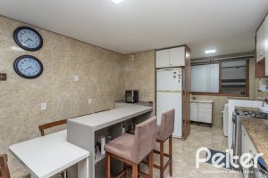 Apartamento à venda com 267m², 3 dormitórios, 1 suíte, 4 vagas, no bairro Sétimo Céu em Porto Alegre