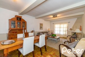 Casa à venda com 239m², 3 dormitórios, 1 suíte, 2 vagas, no bairro Ipanema em Porto Alegre