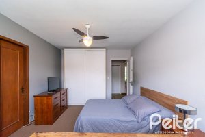 Casa à venda com 239m², 3 dormitórios, 1 suíte, 2 vagas, no bairro Ipanema em Porto Alegre