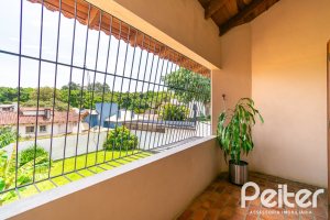 Casa à venda com 239m², 3 dormitórios, 1 suíte, 2 vagas, no bairro Ipanema em Porto Alegre