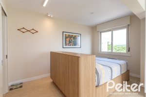 Cobertura à venda com 153m², 3 dormitórios, 1 suíte, 1 vaga, no bairro Tristeza em PORTO ALEGRE