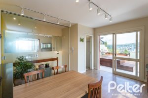 Cobertura à venda com 153m², 3 dormitórios, 1 suíte, 1 vaga, no bairro Tristeza em PORTO ALEGRE