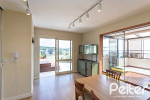 Cobertura à venda com 153m², 3 dormitórios, 1 suíte, 1 vaga, no bairro Tristeza em PORTO ALEGRE