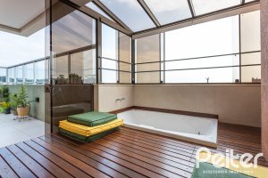 Cobertura à venda com 153m², 3 dormitórios, 1 suíte, 1 vaga, no bairro Tristeza em PORTO ALEGRE