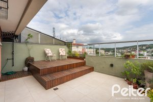 Cobertura à venda com 153m², 3 dormitórios, 1 suíte, 1 vaga, no bairro Tristeza em PORTO ALEGRE