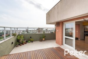 Cobertura à venda com 153m², 3 dormitórios, 1 suíte, 1 vaga, no bairro Tristeza em PORTO ALEGRE