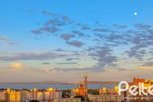 Cobertura à venda com 153m², 3 dormitórios, 1 suíte, 1 vaga, no bairro Tristeza em PORTO ALEGRE