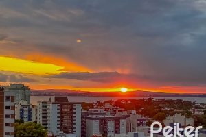 Cobertura à venda com 153m², 3 dormitórios, 1 suíte, 1 vaga, no bairro Tristeza em PORTO ALEGRE