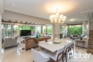 Casa em Condomínio à venda com 339m², 3 dormitórios, 1 suíte, 3 vagas, no bairro Tristeza em PORTO ALEGRE