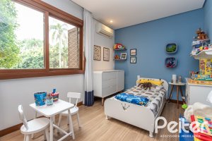 Casa em Condomínio à venda com 339m², 3 dormitórios, 1 suíte, 3 vagas, no bairro Tristeza em PORTO ALEGRE