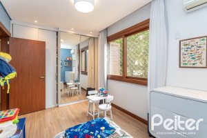 Casa em Condomínio à venda com 339m², 3 dormitórios, 1 suíte, 3 vagas, no bairro Tristeza em PORTO ALEGRE