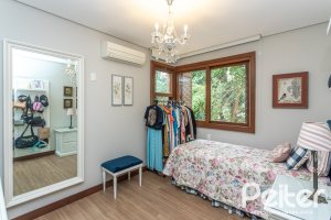 Casa em Condomínio à venda com 339m², 3 dormitórios, 1 suíte, 3 vagas, no bairro Tristeza em PORTO ALEGRE