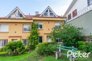 Casa em Condomínio à venda com 118m², 3 dormitórios, 1 suíte, 2 vagas, no bairro Cristal em Porto Alegre