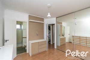 Casa em Condomínio à venda com 118m², 3 dormitórios, 1 suíte, 2 vagas, no bairro Cristal em Porto Alegre