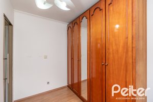 Casa em Condomínio à venda com 118m², 3 dormitórios, 1 suíte, 2 vagas, no bairro Cristal em Porto Alegre