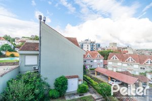 Casa em Condomínio à venda com 118m², 3 dormitórios, 1 suíte, 2 vagas, no bairro Cristal em Porto Alegre