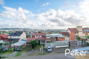 Casa em Condomínio à venda com 118m², 3 dormitórios, 1 suíte, 2 vagas, no bairro Cristal em Porto Alegre