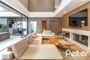 Casa em Condomínio à venda com 411m², 4 dormitórios, 4 suítes, 6 vagas, no bairro Alphaville em PORTO ALEGRE