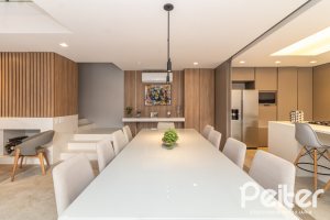 Casa em Condomínio à venda com 411m², 4 dormitórios, 4 suítes, 6 vagas, no bairro Alphaville em PORTO ALEGRE