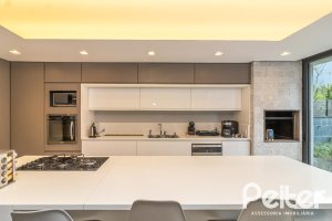 Casa em Condomínio à venda com 411m², 4 dormitórios, 4 suítes, 6 vagas, no bairro Alphaville em PORTO ALEGRE