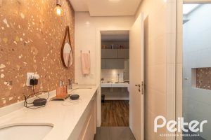 Casa em Condomínio à venda com 411m², 4 dormitórios, 4 suítes, 6 vagas, no bairro Alphaville em PORTO ALEGRE