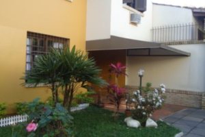 Casa em Condomínio à venda com 120m², 3 dormitórios, 1 vaga, no bairro Cavalhada em Porto Alegre