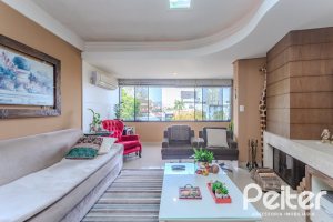 Cobertura à venda com 121m², 3 dormitórios, 1 suíte, 2 vagas, no bairro Vila Assunção em Porto Alegre