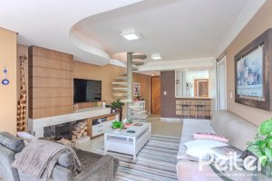 Cobertura à venda com 121m², 3 dormitórios, 1 suíte, 2 vagas, no bairro Vila Assunção em Porto Alegre