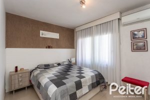 Cobertura à venda com 121m², 3 dormitórios, 1 suíte, 2 vagas, no bairro Vila Assunção em Porto Alegre