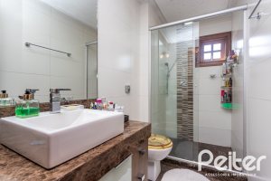 Cobertura à venda com 121m², 3 dormitórios, 1 suíte, 2 vagas, no bairro Vila Assunção em Porto Alegre