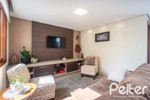 Cobertura à venda com 121m², 3 dormitórios, 1 suíte, 2 vagas, no bairro Vila Assunção em Porto Alegre
