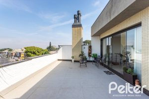 Cobertura à venda com 121m², 3 dormitórios, 1 suíte, 2 vagas, no bairro Vila Assunção em Porto Alegre