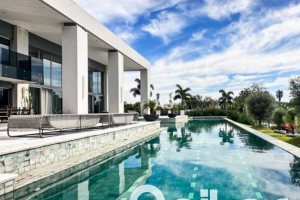 Casa em Condomínio à venda com 630m², 4 dormitórios, 4 suítes, 4 vagas, no bairro Terra Ville em Porto Alegre