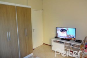 Terreno à venda com 110m², 2 vagas, no bairro Camaquã em Porto Alegre