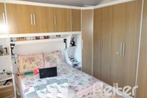 Terreno à venda com 110m², 2 vagas, no bairro Camaquã em Porto Alegre