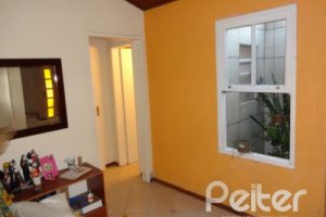 Terreno à venda com 110m², 2 vagas, no bairro Camaquã em Porto Alegre