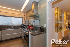 Apartamento à venda com 136m², 3 dormitórios, 1 suíte, 2 vagas, no bairro Tristeza em PORTO ALEGRE