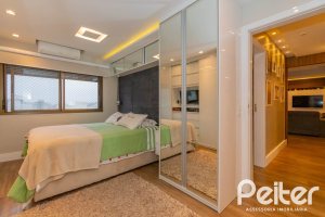 Apartamento à venda com 136m², 3 dormitórios, 1 suíte, 2 vagas, no bairro Tristeza em PORTO ALEGRE