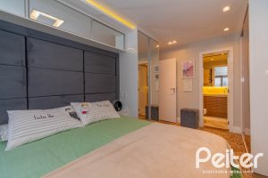 Apartamento à venda com 136m², 3 dormitórios, 1 suíte, 2 vagas, no bairro Tristeza em PORTO ALEGRE