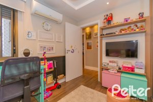 Apartamento à venda com 136m², 3 dormitórios, 1 suíte, 2 vagas, no bairro Tristeza em PORTO ALEGRE