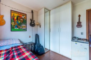 Apartamento à venda com 139m², 3 dormitórios, 1 suíte, 2 vagas, no bairro Tristeza em Porto Alegre