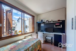 Apartamento à venda com 139m², 3 dormitórios, 1 suíte, 2 vagas, no bairro Tristeza em Porto Alegre