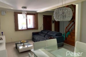 Casa em Condomínio à venda com 122m², 3 dormitórios, 1 suíte, 2 vagas, no bairro Cristal em Porto Alegre