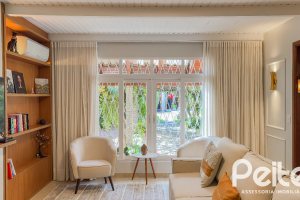 Casa à venda com 350m², 6 dormitórios, 1 suíte, 4 vagas, no bairro Tristeza em Porto Alegre