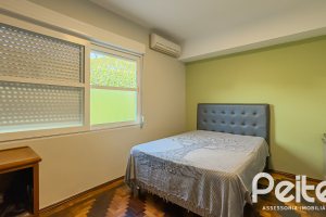 Casa à venda com 350m², 6 dormitórios, 1 suíte, 4 vagas, no bairro Tristeza em Porto Alegre