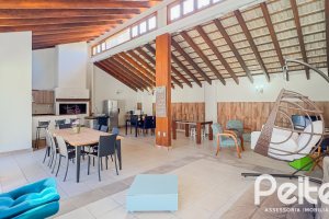 Casa à venda com 350m², 6 dormitórios, 1 suíte, 4 vagas, no bairro Tristeza em Porto Alegre