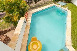 Casa à venda com 456m², 3 dormitórios, 3 suítes, 5 vagas, no bairro Vila Assunção em Porto Alegre